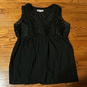 Motherhood Maternity Dressy Eyelet Tank XS